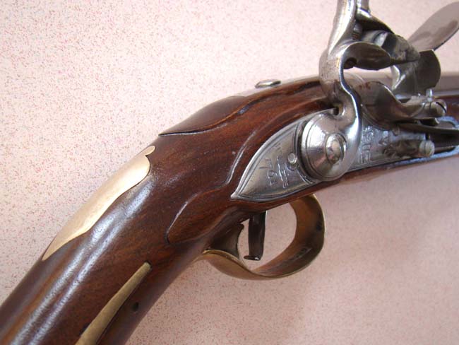 A fine reproduction of an 18th century British heavy dragoon flintlock pistol — image 4